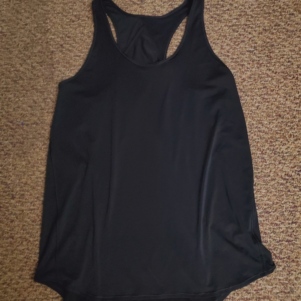 Lululemon essential tank